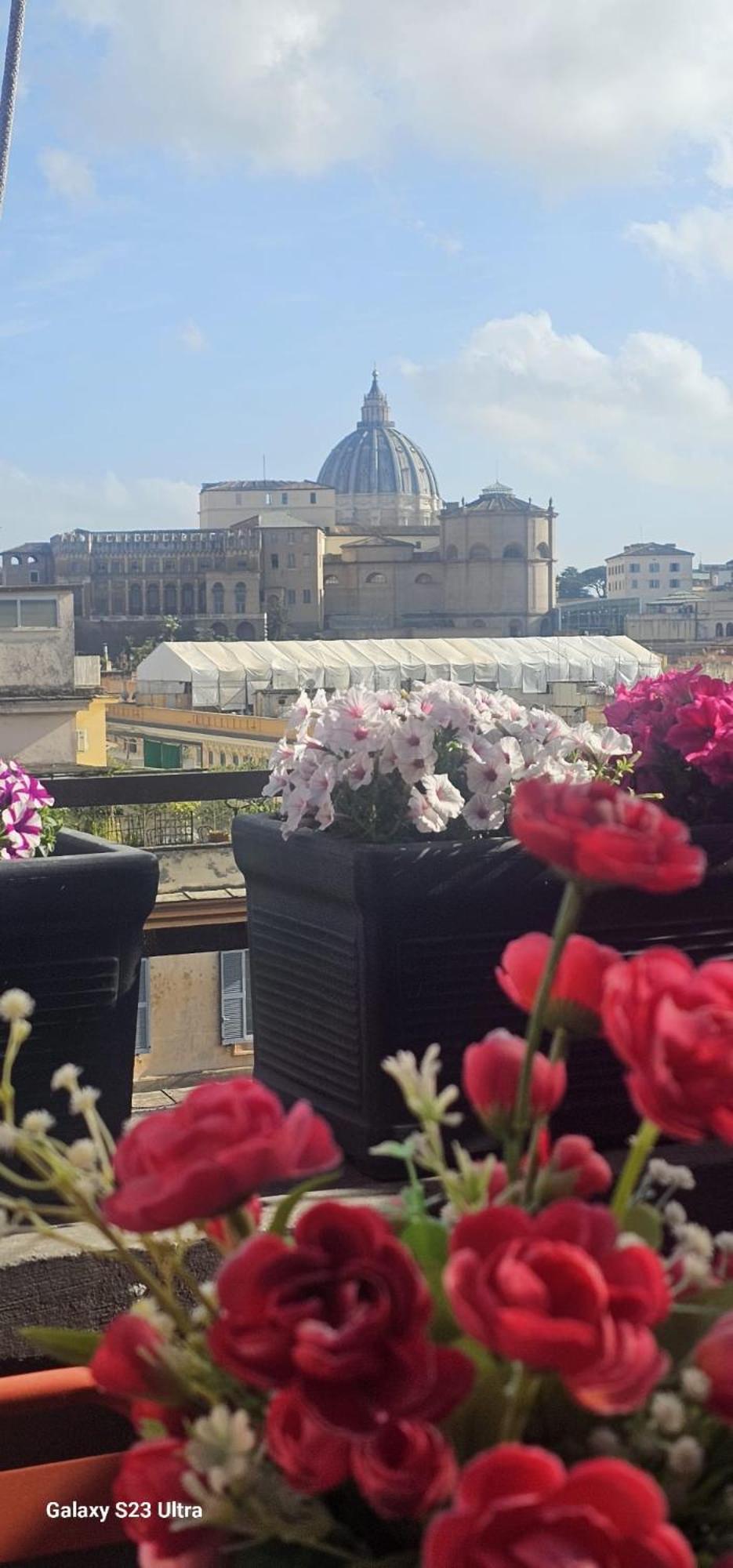 Vatican Roma Caput Mundi Exterior photo